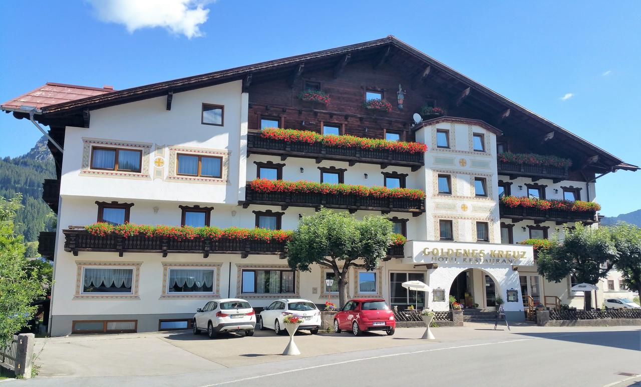 Hotel Goldenes Kreuz Tannheim Exterior photo